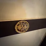 Near Afritzer & Nockberge Trails דירה