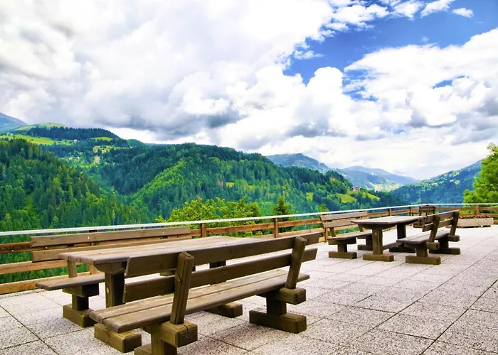 Near Afritzer & Nockberge Trails דירה *