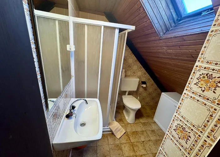 Near Afritzer & Nockberge Trails דירה